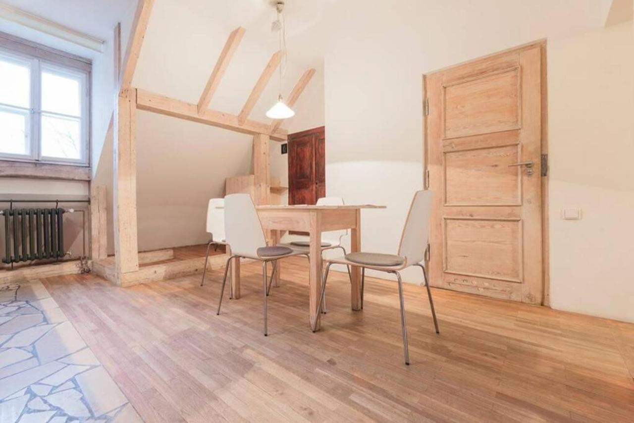 Snug Apartment In A Tenement House - Old Town - F50/5 Varsavia Esterno foto