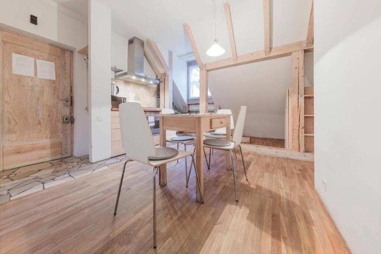 Snug Apartment In A Tenement House - Old Town - F50/5 Varsavia Esterno foto